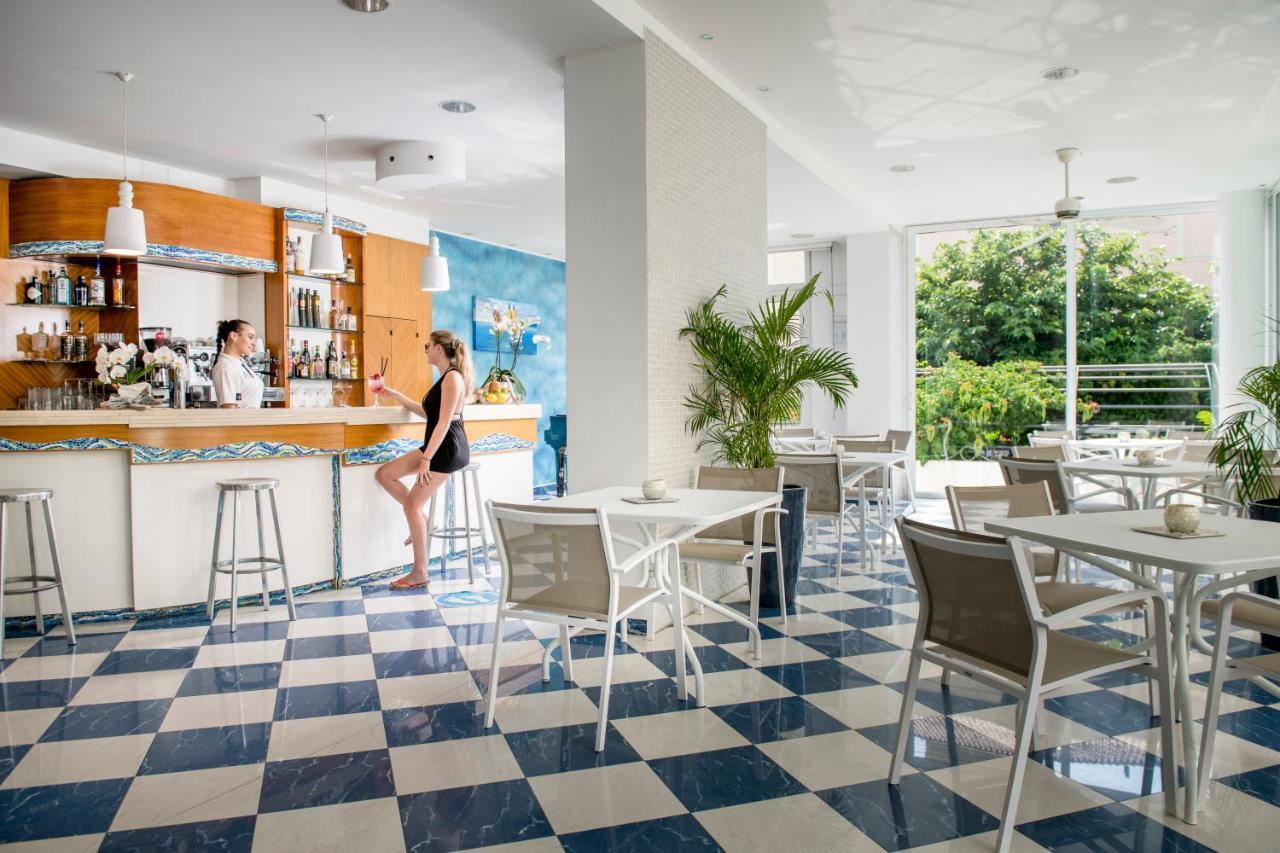Luxor Beach Boutique Hotel Cattolica Exterior foto
